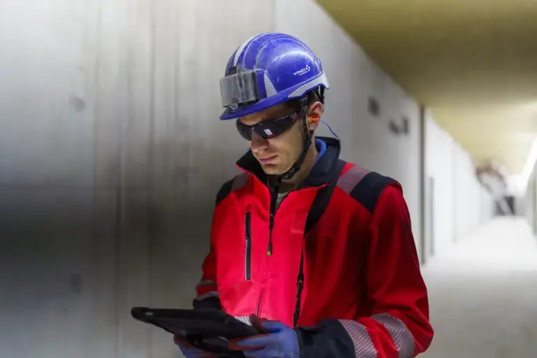 Suivi de chantier sur tablette numérique à Caen