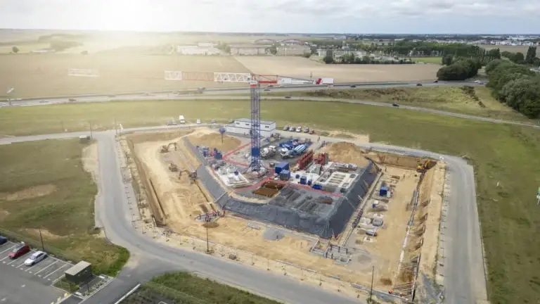 Vue aérienne par drone d’un chantier en Normandie